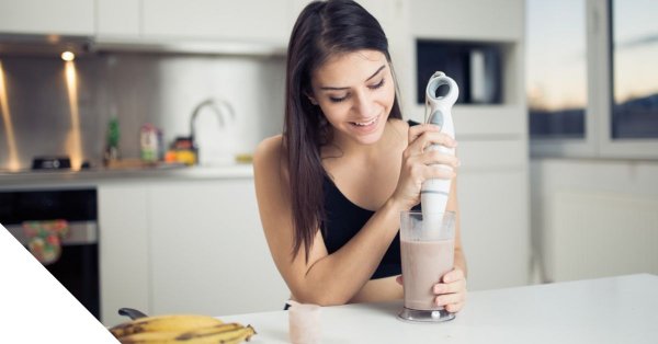 uong-bot-whey-bi-nong-gan_c94d069bbbe045f08399c4f3d29d46e0.jpg